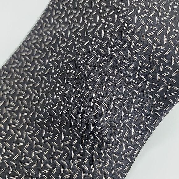 Zylos George Machado Dark Grey Patterned Silk Necktie - Like New - Picture 3 of 4